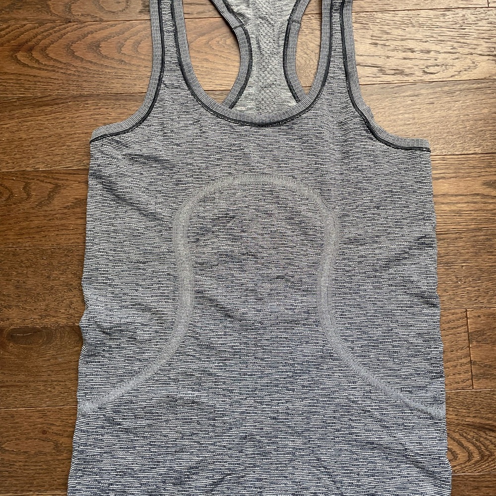 Lululemon Athletica swiftly tech racer back rank size 6